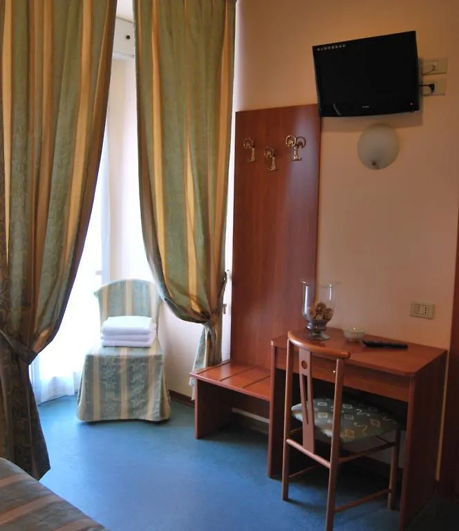 Hotel Acerboli Ρίμινι 3*,