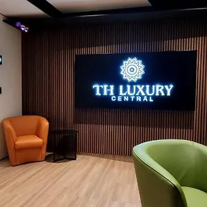 Th Luxury Włochy