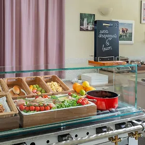 Pan Di Zenzero Icecream Hotel