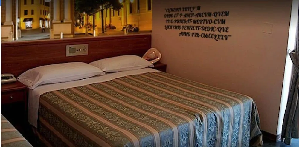 Hotel Acerboli リミニ