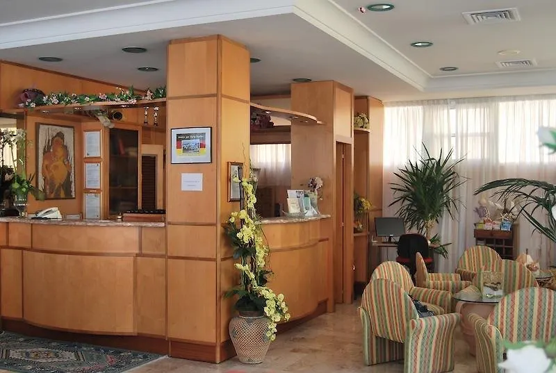Hotel Acerboli リミニ